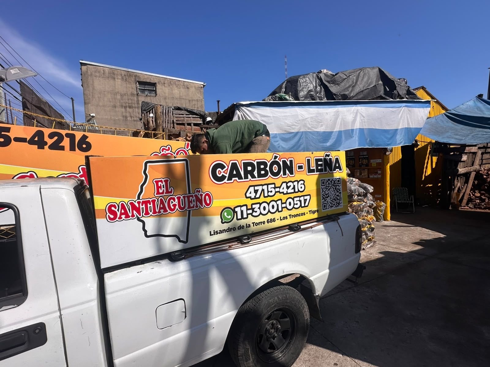 Camioneta de reparto de El Santiagueño